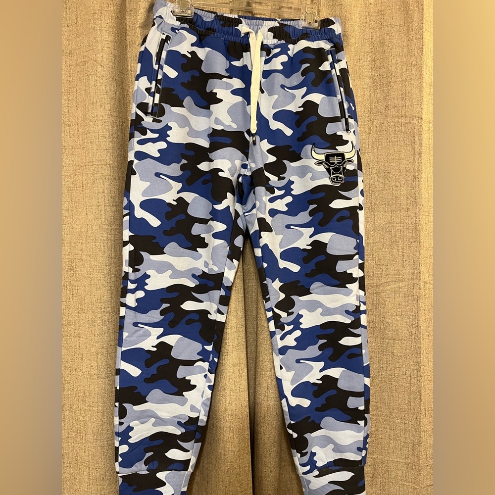 Men’s Chicago Bulls Camo Joggers - Blue and Black